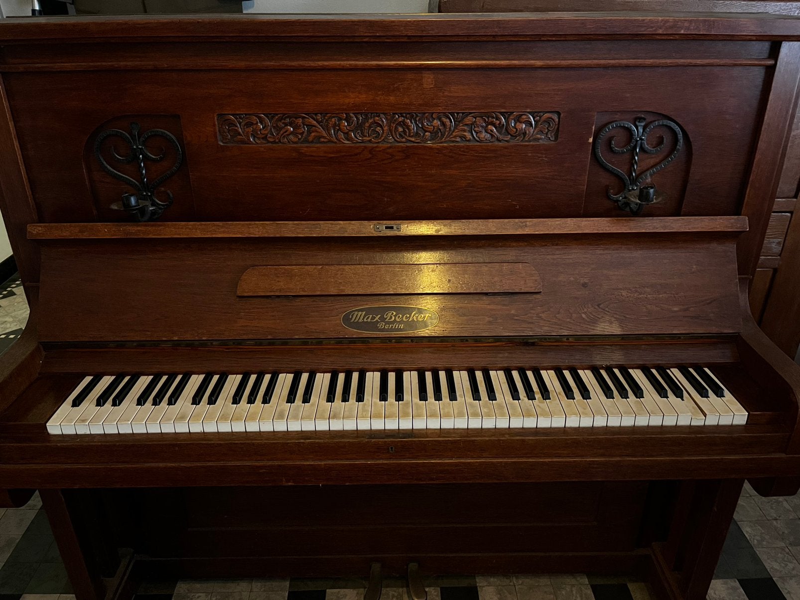 Oude piano, wel bespeelbaar, decoratie., Enlèvement, Utilisé, Brun, Piano