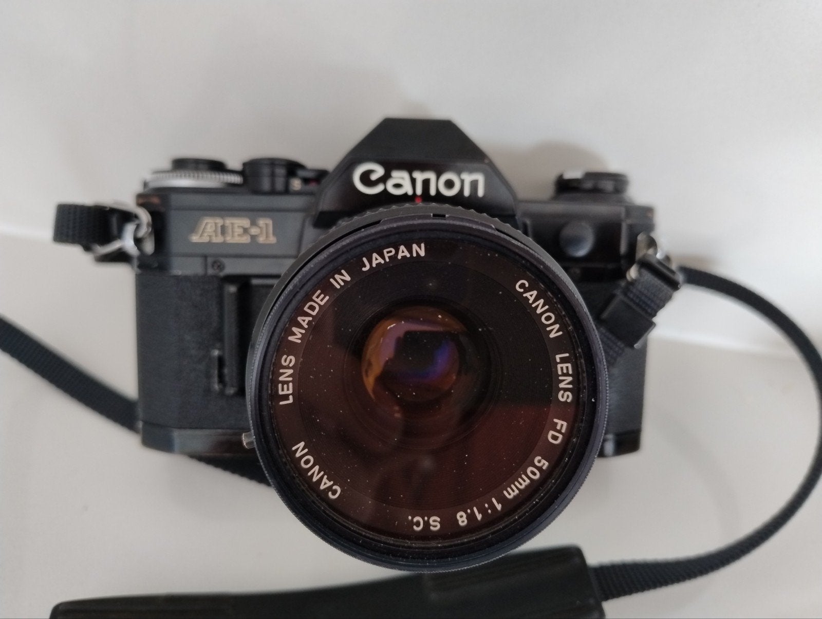 Appareil photo Canon AE1 avec objectif Canon FD 50 mm 1:1.8, Enlèvement ou Envoi, Utilisé, Reflex miroir, Canon