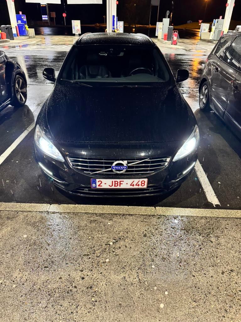 Volvo V60 2.4 D5 TwinEngine - 315pk, Autos, Achat, Carnet d'entretien, 5 portes, Break