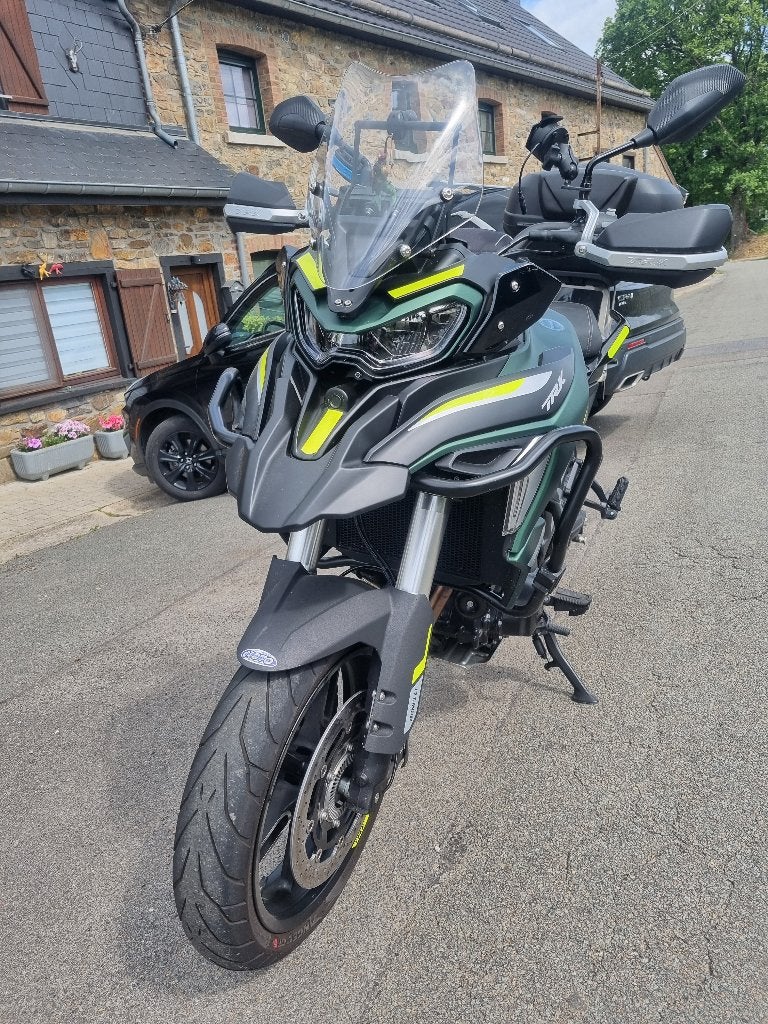 Moto benelli trk 702 2400km 2024 comme neuve, Tourisme, Plus de 35 kW, 2 cylindres, 700 cm³