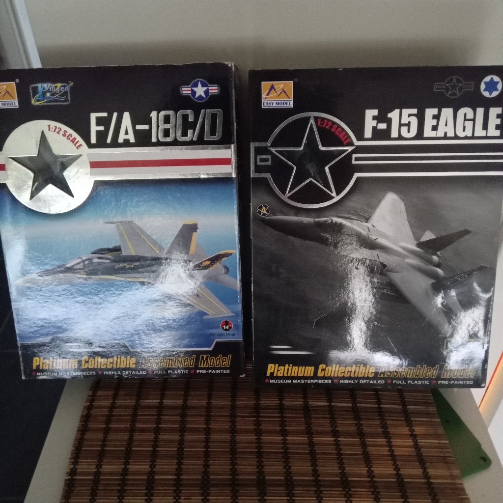 2 AVIONS PLATINUM COLLECTION - F-15 EAGLE+F/A-18C/D-1/72, Envoi, Avion