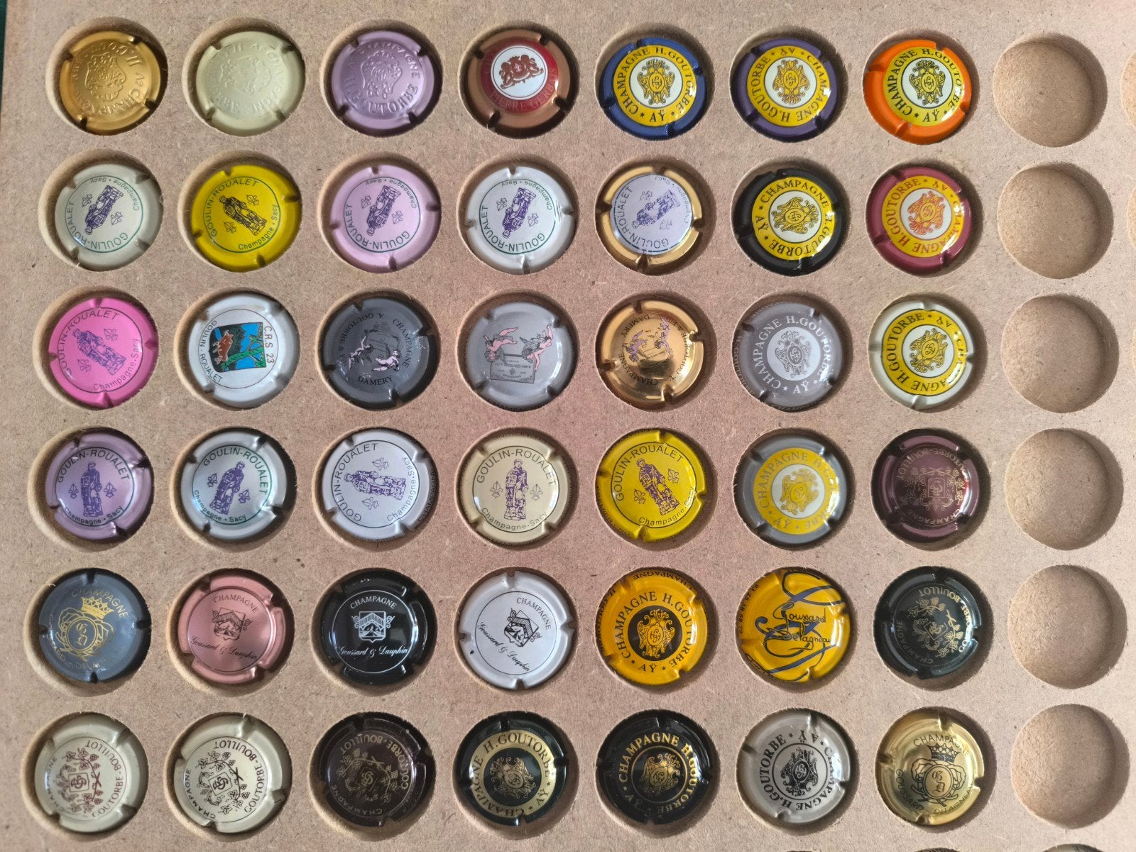 42 verschillende  Champagne capsules met de letter G (3), Ophalen of Verzenden