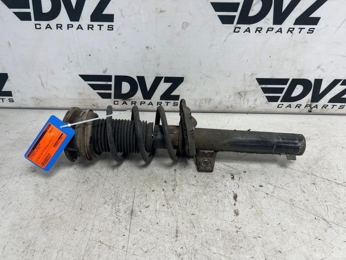 Schokdemper links-voor van een Volkswagen Tiguan, Gebruikt, -, Volkswagen, -