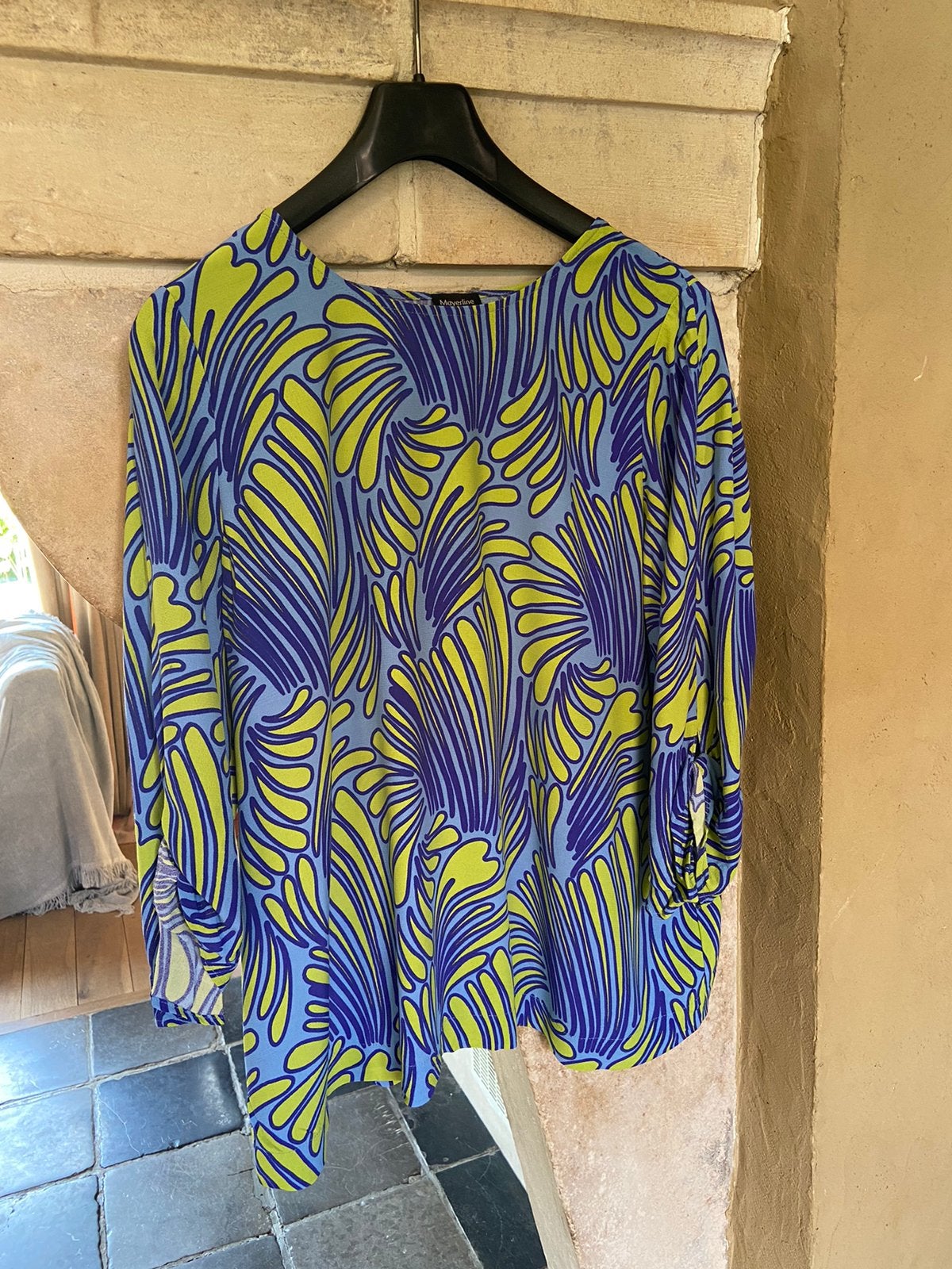 Prachtige blouse Mayerline 44, Ophalen of Verzenden, Zo goed als nieuw, Maat 42/44 (L), Blauw