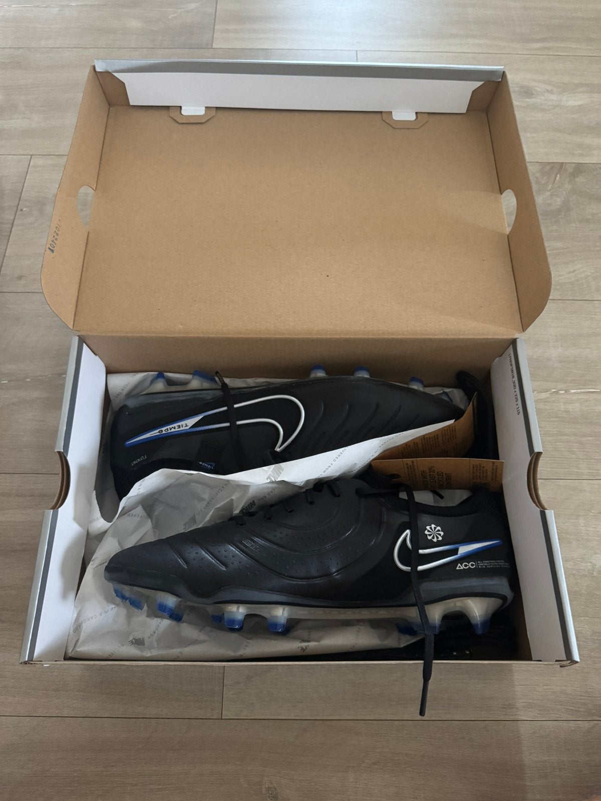 Nike Tiempo Legend 10 Elite FG EU45 BNWT | Box + Tiempo Bag, Sport en Fitness, Voetbal, Ophalen, Nieuw, Schoenen