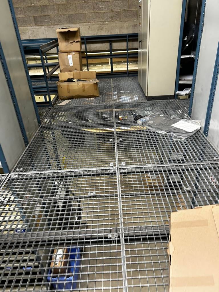 lot de caillebotis en acier galvanisé 1.x80 cm + escalier, Enlèvement ou Envoi, Comme neuf