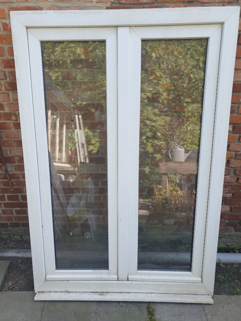Gratis dubbel kiepraam PVC 153x105cm dubbel glas HR wit, Double vitrage, 120 à 160 cm, Fenêtre de façade ou Vitre, Enlèvement