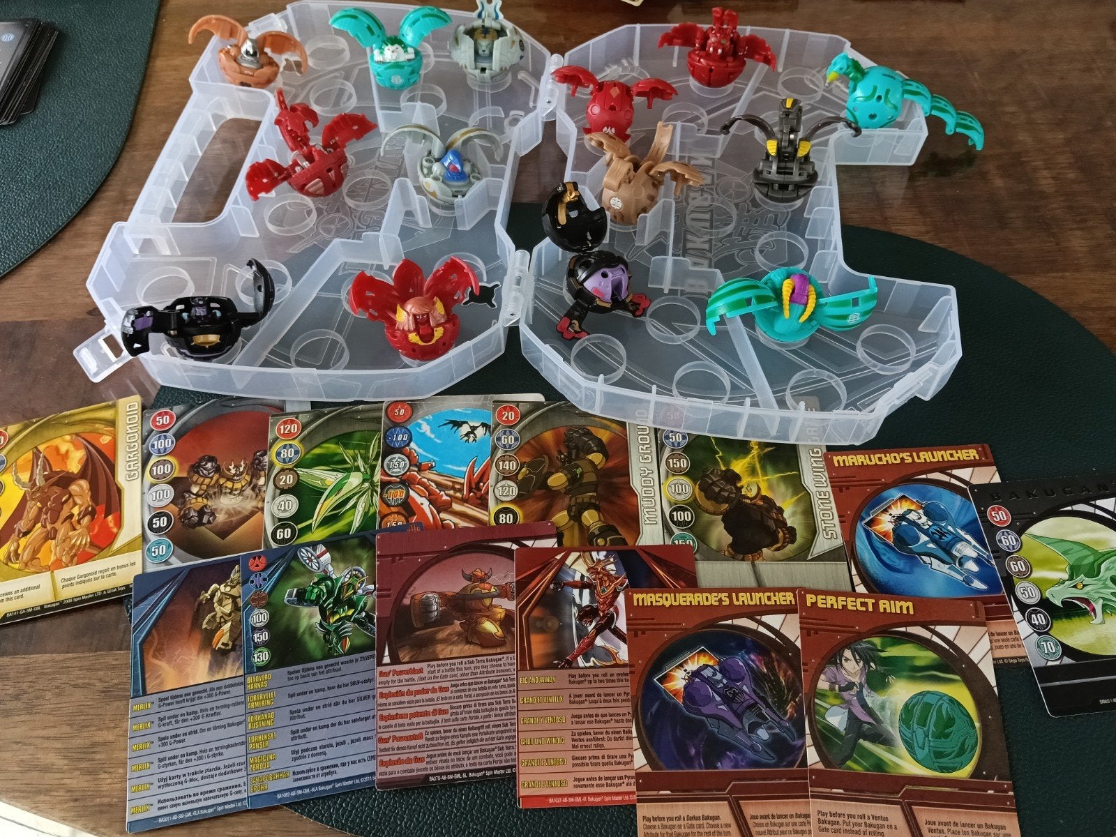 oude Bakugan koffertje gevuld, Ophalen