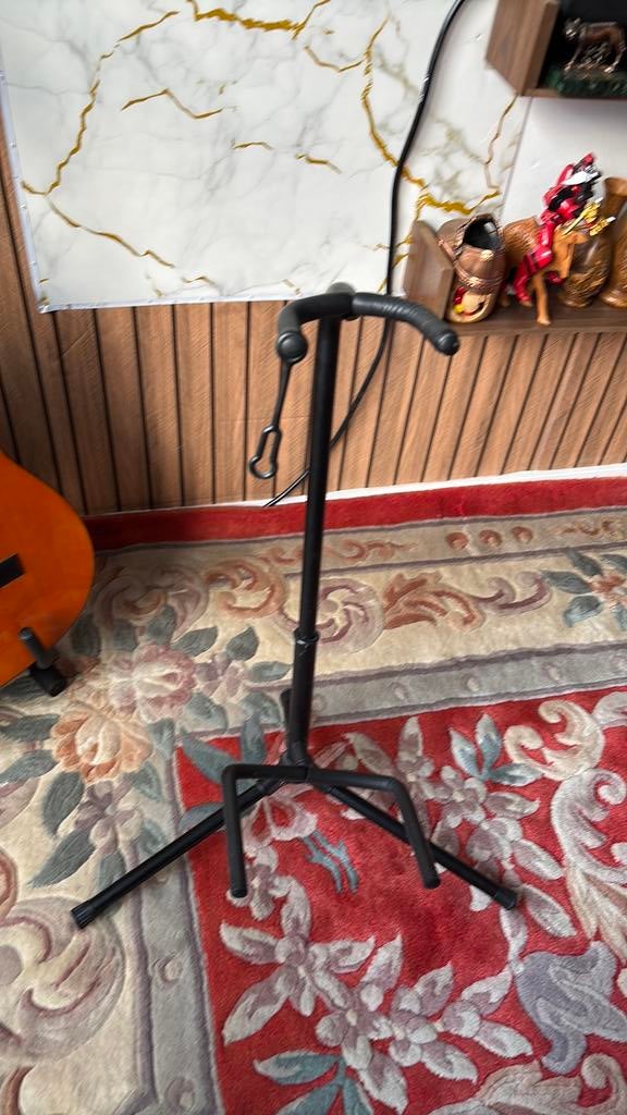 Guitaar staan, Muziek en Instrumenten, Standaarden, Ophalen, Zo goed als nieuw