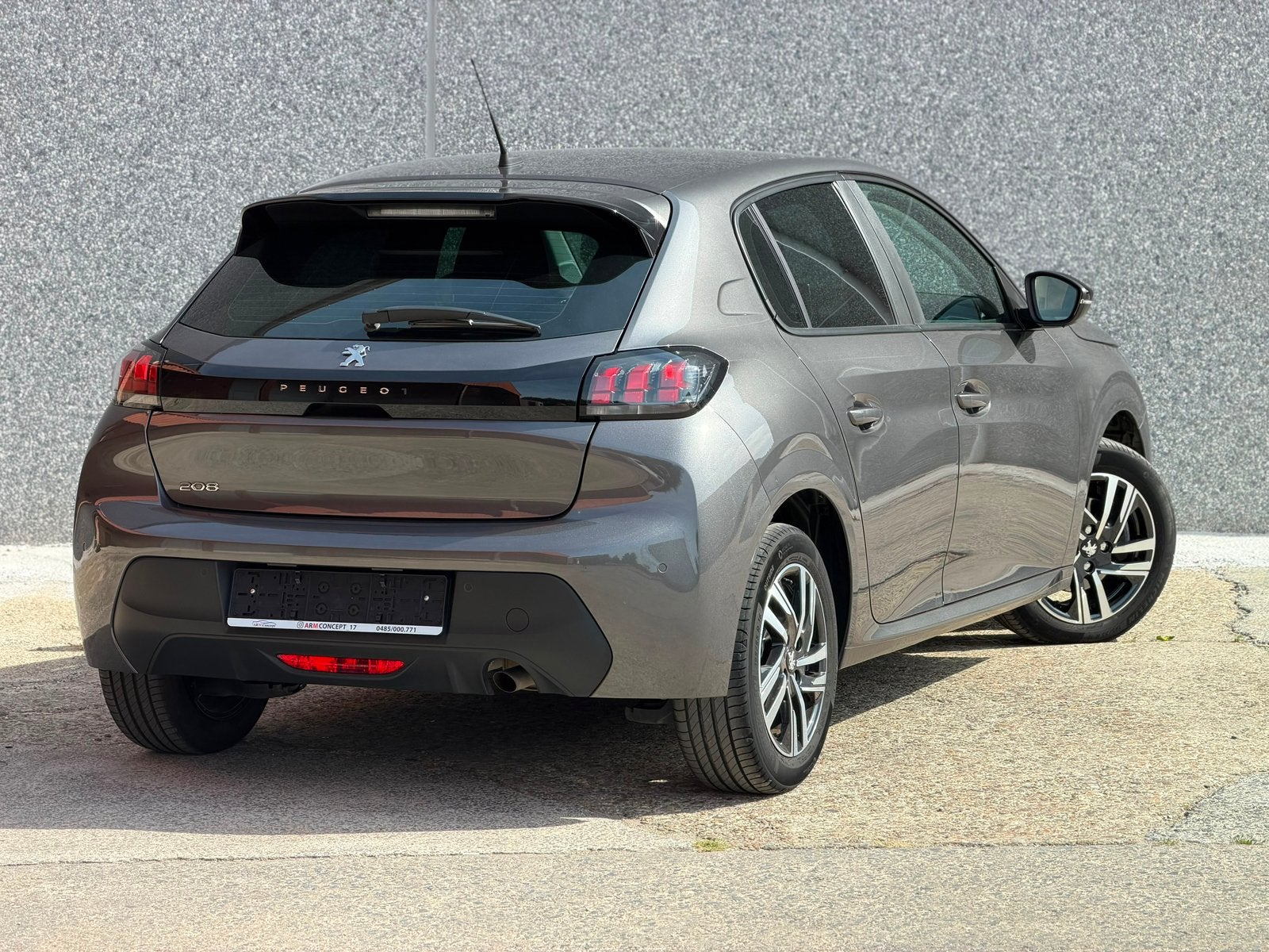 Peugeot 208 1.2 Essence Allure 2023 AUTOMATIQUE garantie lan, Argent ou Gris, Achat, Euro 6, Entreprise