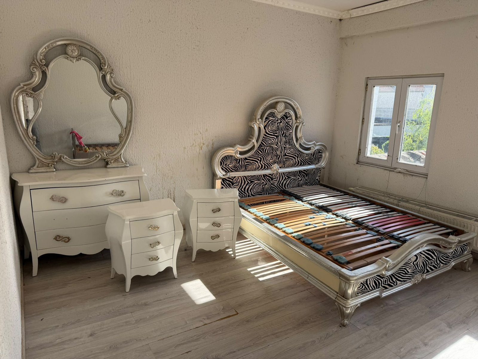Lit 2 tables de chevet plus miroir avec armoire, Enlèvement, Utilisé, Deux personnes, Barok
