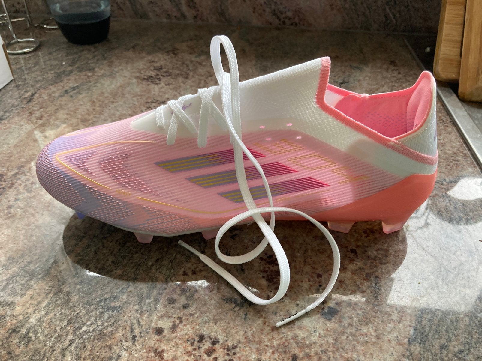 Voetbal schoenen  adidas, Sport en Fitness, Voetbal, Ophalen of Verzenden, Nieuw, Schoenen