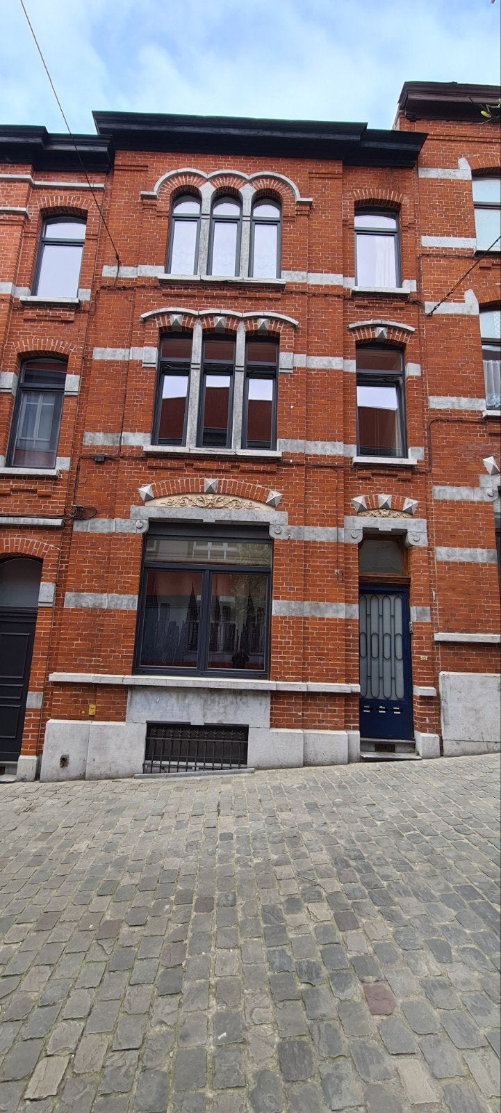 grand studio a loyer, Immo, Charleroi