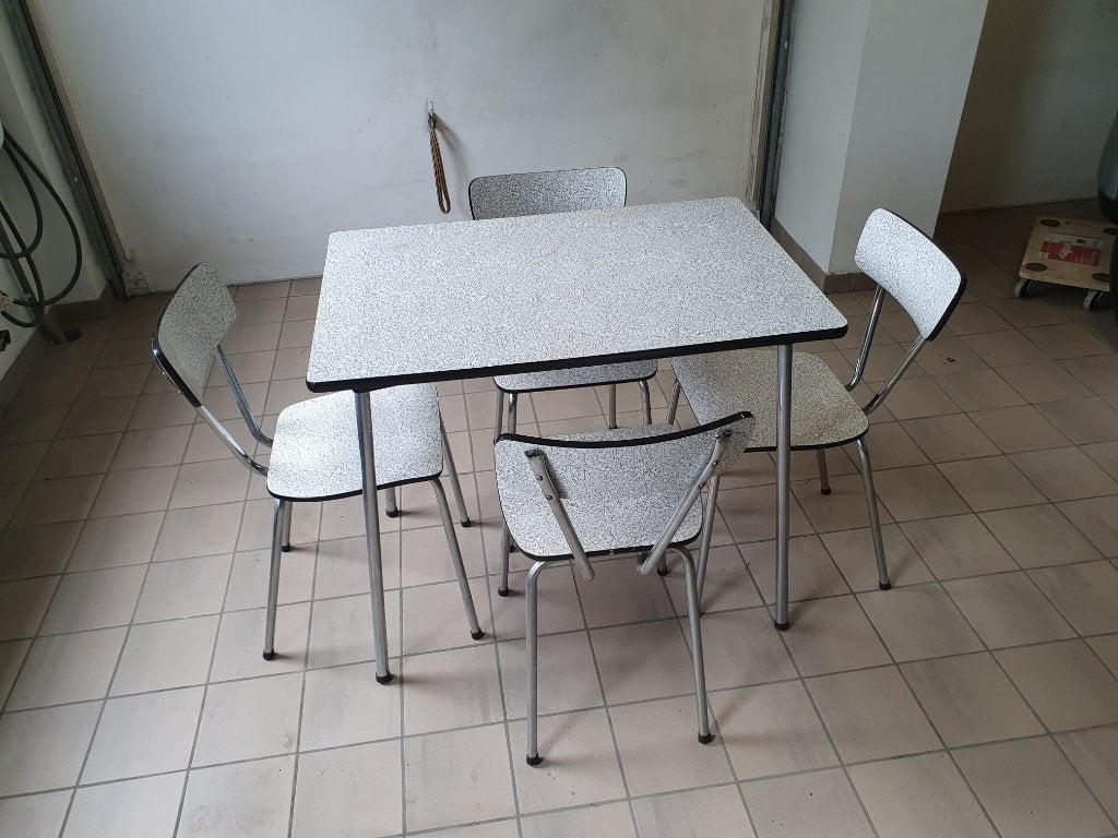 Vintage keukentafel met 4 stoelen, Ophalen, Gebruikt