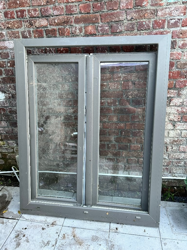Gratis raam (1,22cm x 1,51cm), Ophalen, Gevelraam of Ruit, Gebruikt, 120 tot 160 cm
