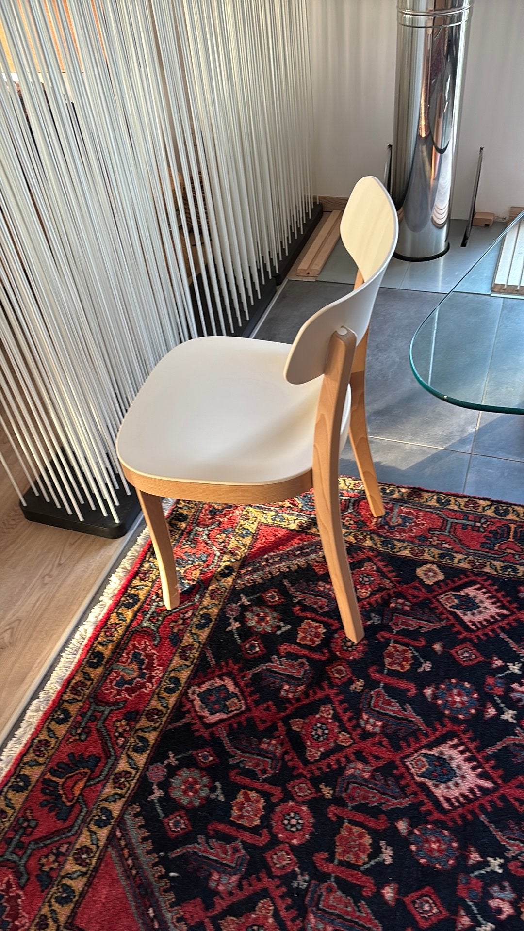 VITRA Basel stoel, Huis en Inrichting, Ophalen, Gebruikt, Wit, Design