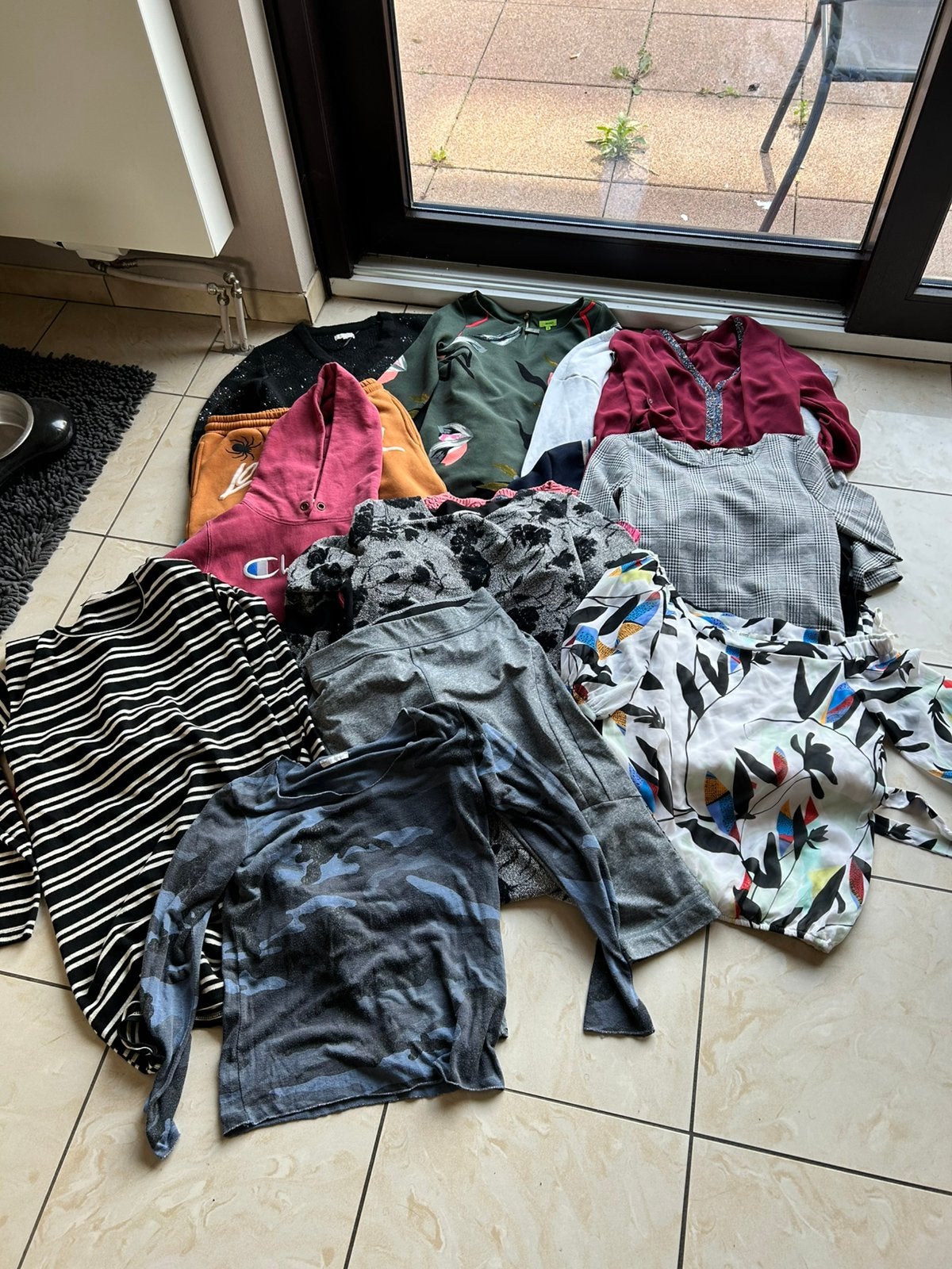 20-delige kledingset voor 20€, Kleding | Dames, Ophalen, Zo goed als nieuw