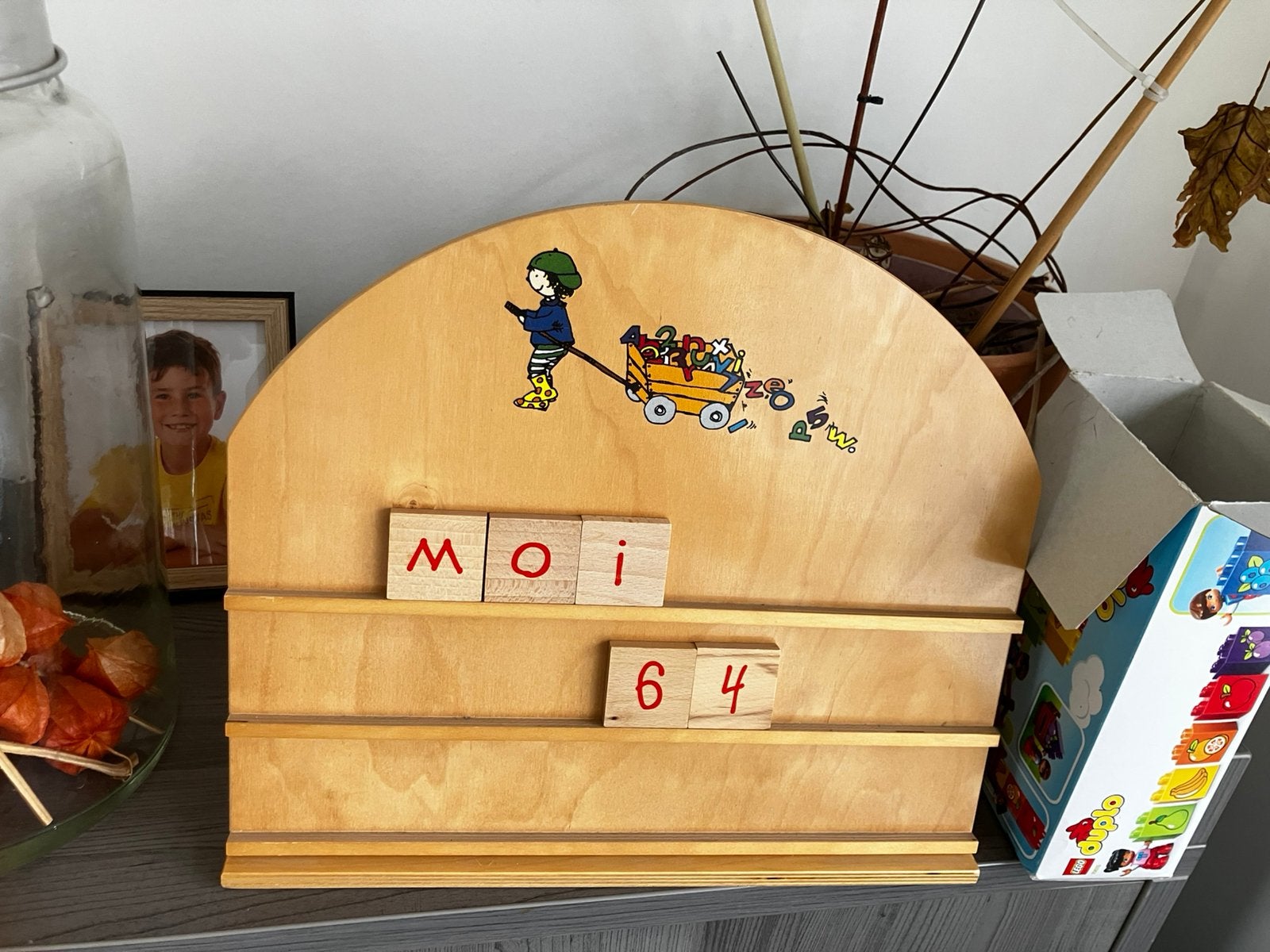 Houten letterbord bord met letters, Ophalen, Zo goed als nieuw