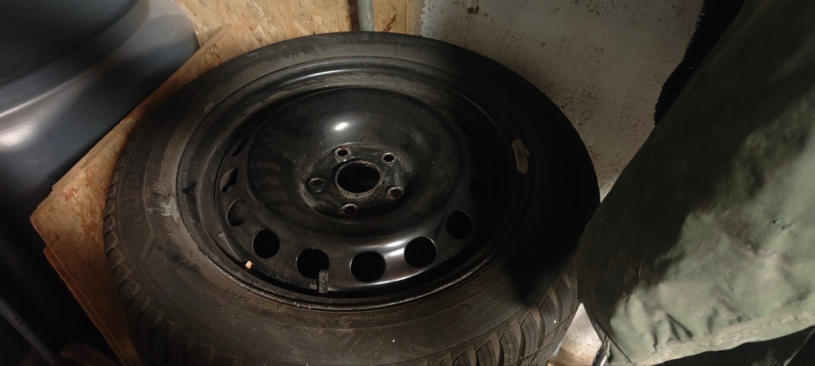 4 pneus + jantes hiver, Enlèvement, Neuf, Volkswagen
