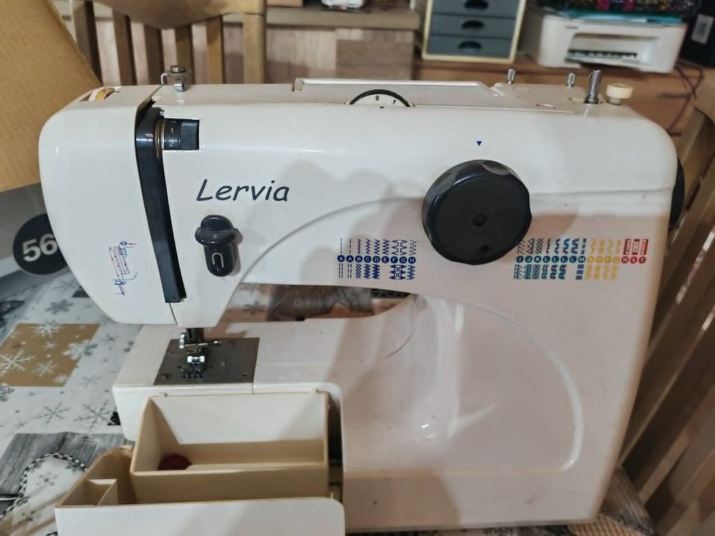 machine à coudre automatique Lervia 564 (Modèle KH 4000), Enlèvement, Utilisé, Machine à coudre, Autres marques