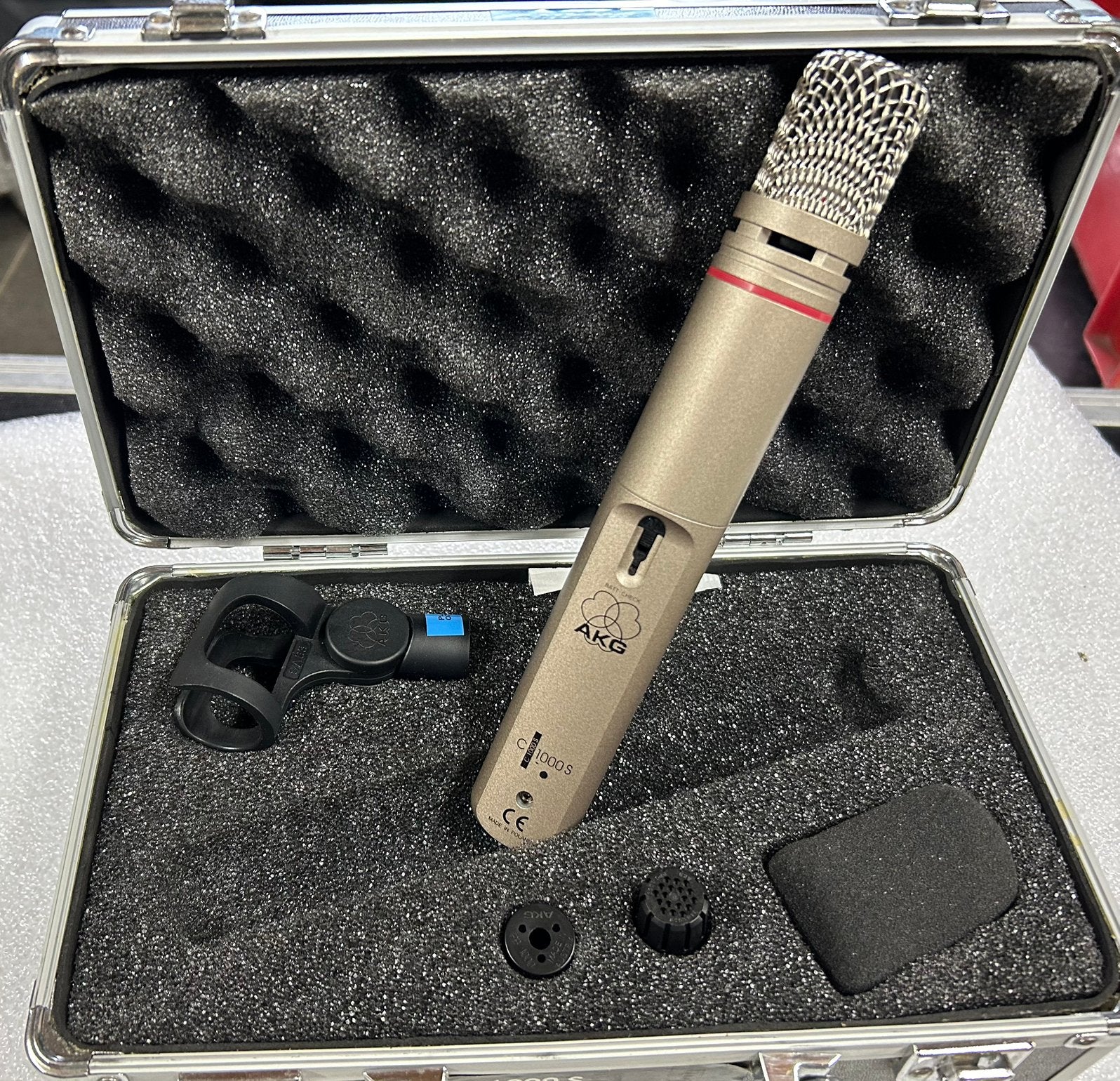Micro AKG C1000S, Enlèvement ou Envoi, Comme neuf, Micro pour instrument