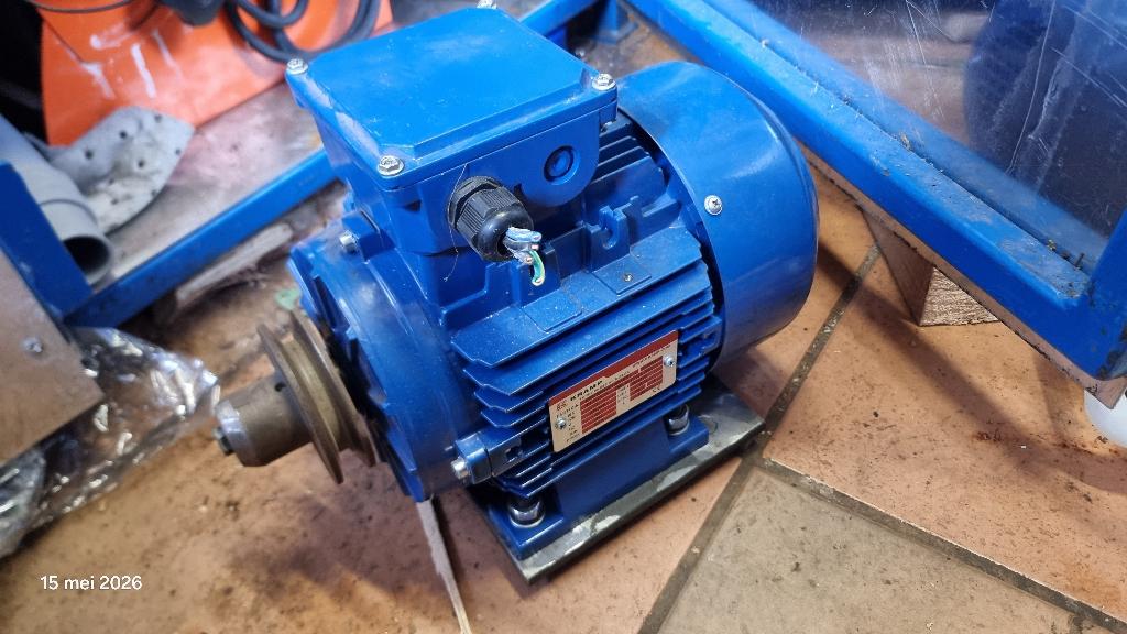 Electro motor, Ophalen, Zo goed als nieuw, Elektromotor