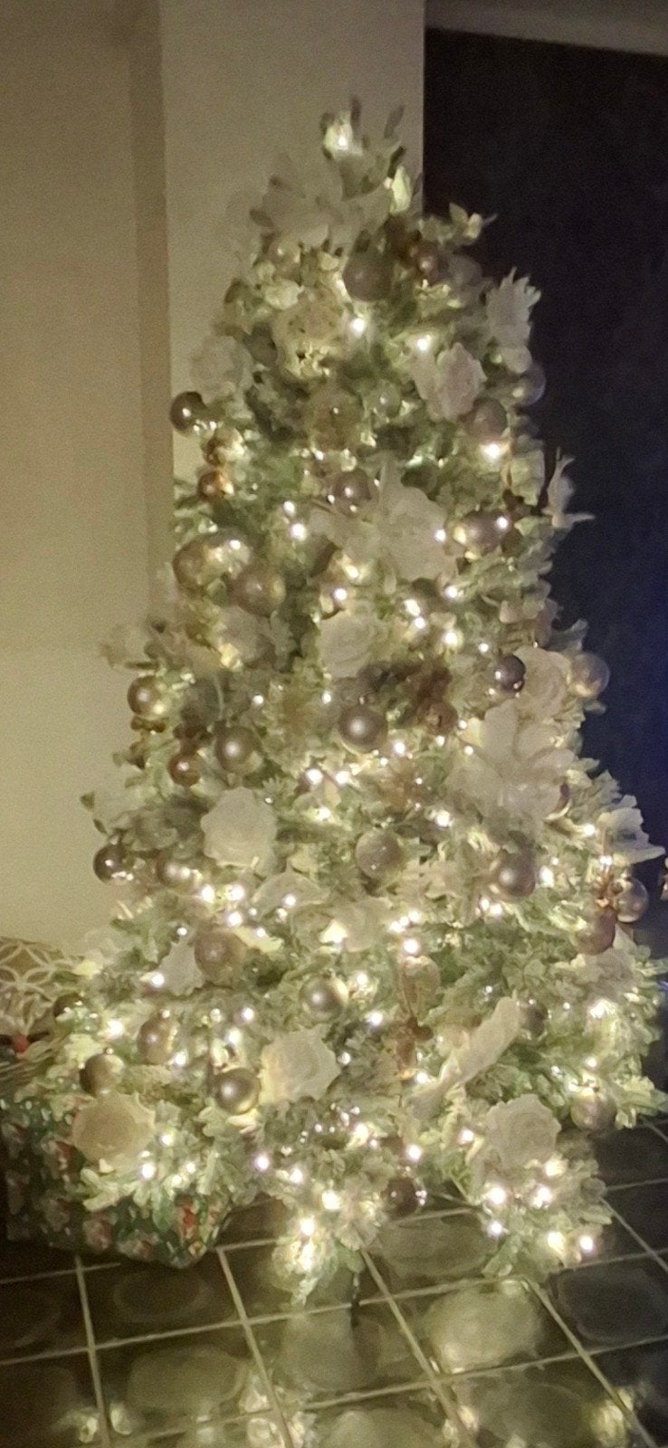 besneeuwd kerstboom met verlichting, Diversen, Ophalen, Zo goed als nieuw