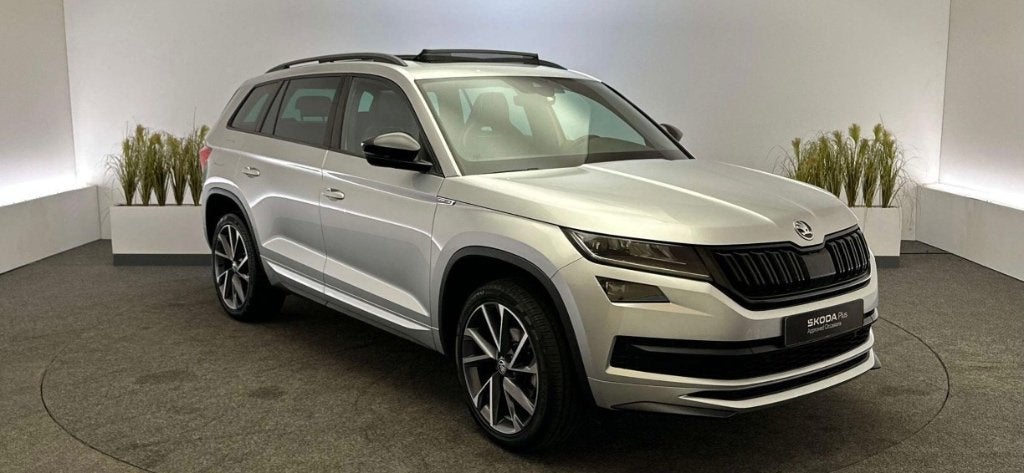 Skoda Kodiaq 1.5 Sportline full pano, Autos, Achat, 1800 kg, Carnet d'entretien, Noir