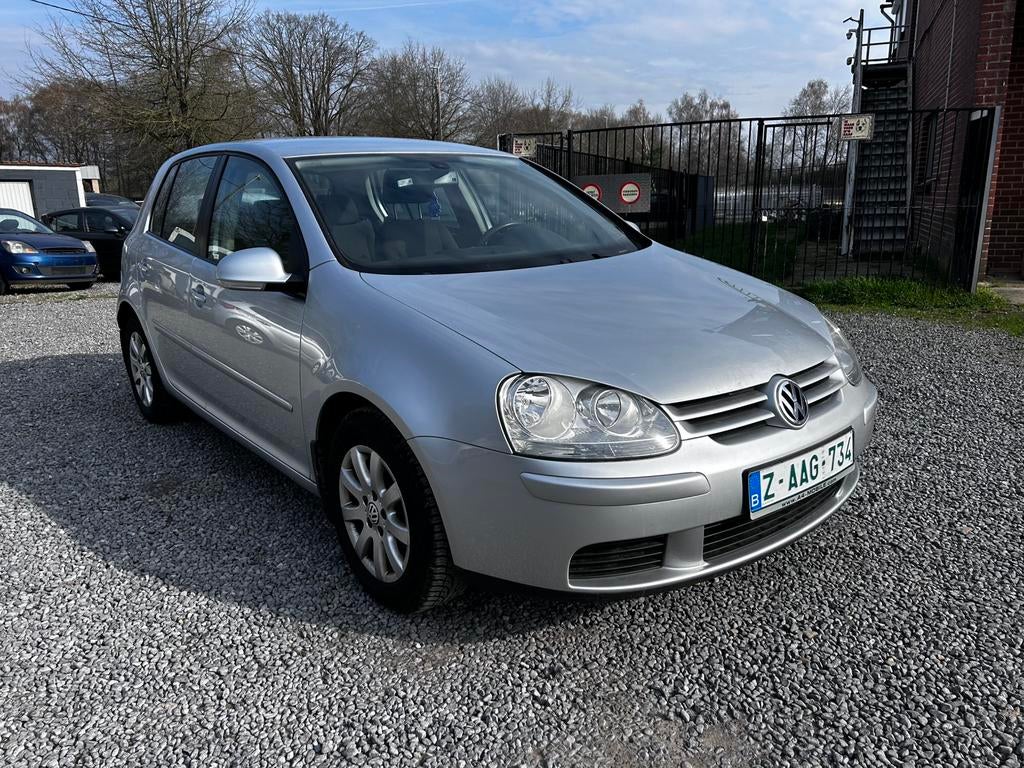 Golf 5 Automatic 1.6 essence à 2005 km 211 000, Argent ou Gris, Entreprise, Capteur de stationnement, 5 portes