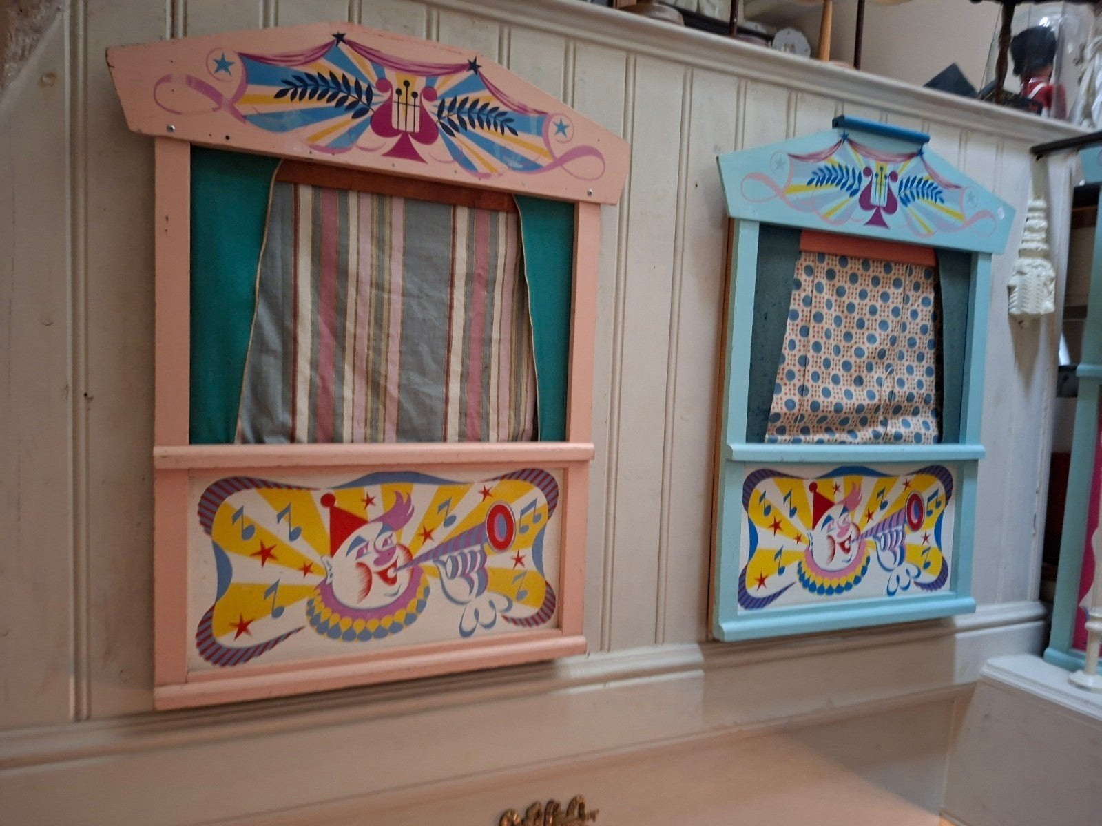 Poppenkast Beeusaert, Ophalen