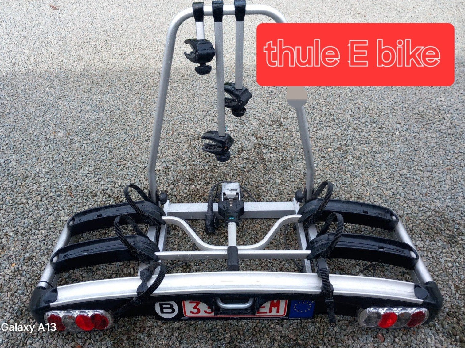 Opvouwbaar, verstelbaar elektrisch fietsenrek van Thule 3 of, Ophalen, 3 fietsen of meer, Zo goed als nieuw, Brede banden