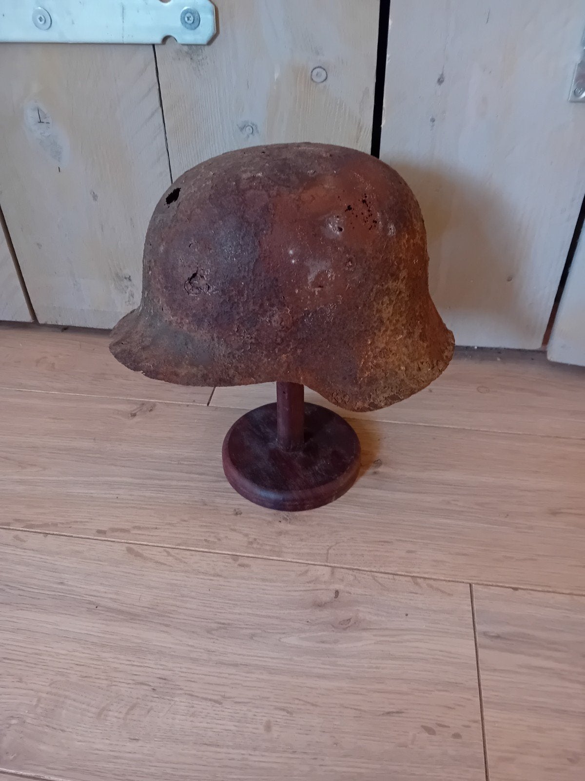 ​WO2 Duitse Helm (Stahlhelm) – Originele Bodemvondst, Verzamelen, Ophalen of Verzenden, Landmacht, Helm of Baret