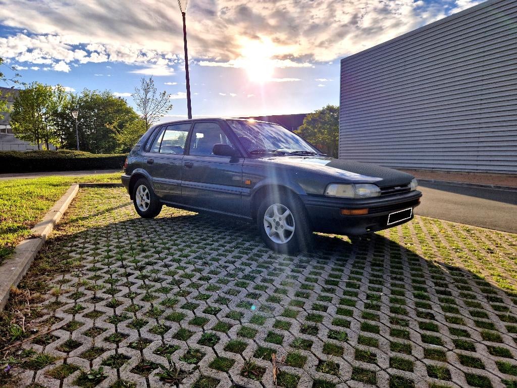 Toyota Corolla E9 - Prete à immatriculer - Reprise possible, Argent ou Gris, Boîte manuelle, 1300 cm³, 5 portes