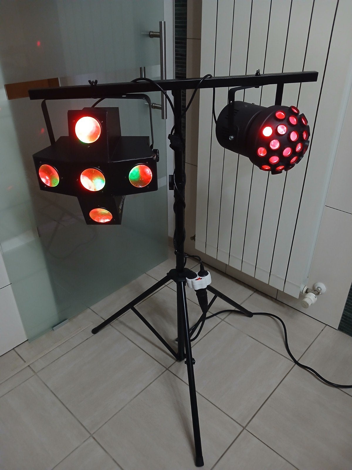 ensemble  1pied barre T + 2 jeux de lumières, Enlèvement, Utilisé, Lumières, Couleur
