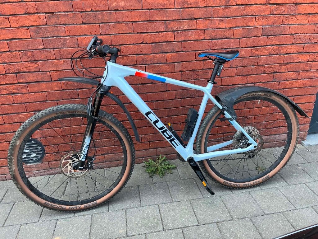 Cube Reaction C:62 Pro blanc et bleu et rouge 21", Vélos & Vélomoteurs, Vélos | VTT & Mountainbikes, Autres marques, Comme neuf