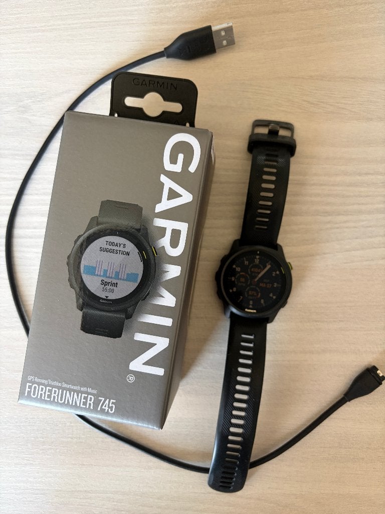 Garmin Forerunner 745, Enlèvement ou Envoi, Comme neuf, Noir