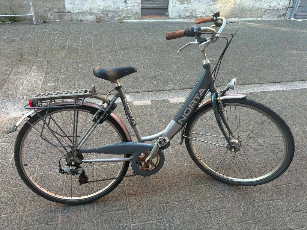Damesfiets NORTA 28", Fietsen en Brommers, Fietsen | Dames | Sportfietsen en Toerfietsen, Velgrem, Zo goed als nieuw, Ophalen
