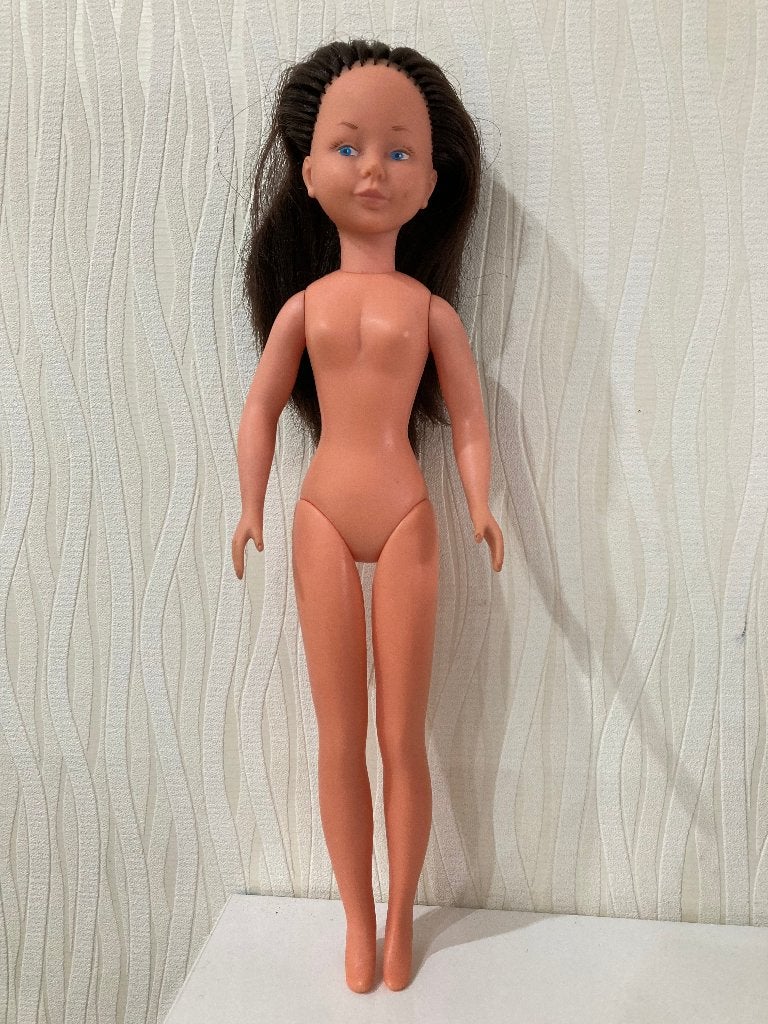 zolderopruiming: oude Italiaanse barbie pop uit 1965, Verzamelen, Poppen, Ophalen of Verzenden, Gebruikt, Fashion Doll