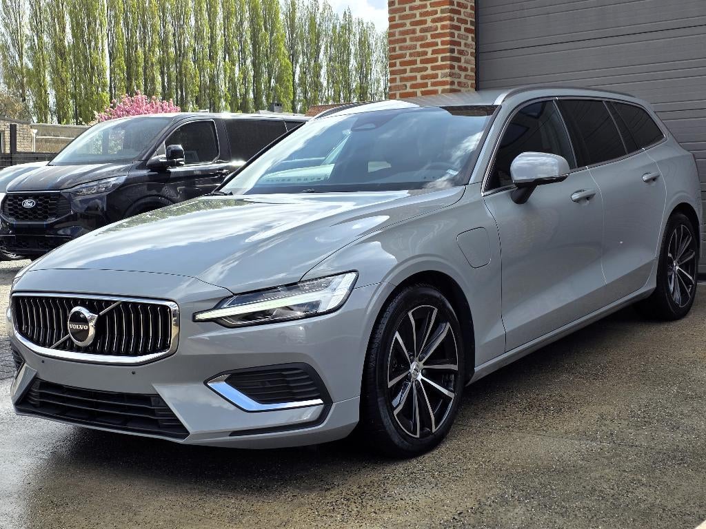 Volvo V60 T6 Plug In Hybride AWD 4x4 - 11/2024 - Vapour Grey, Auto's, Volvo, Euro 6, Hybride Elektrisch/Benzine, Dealer onderhouden