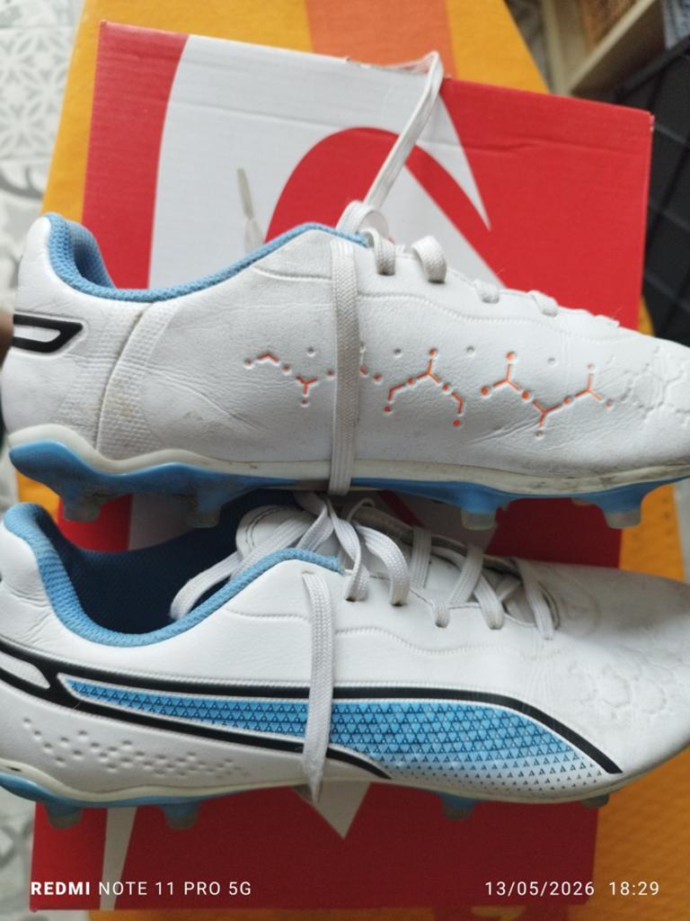 Puma chaussures de foot extérieur taille 40,5 prix négociabl, Sport en Fitness, Voetbal, Ophalen of Verzenden, Schoenen