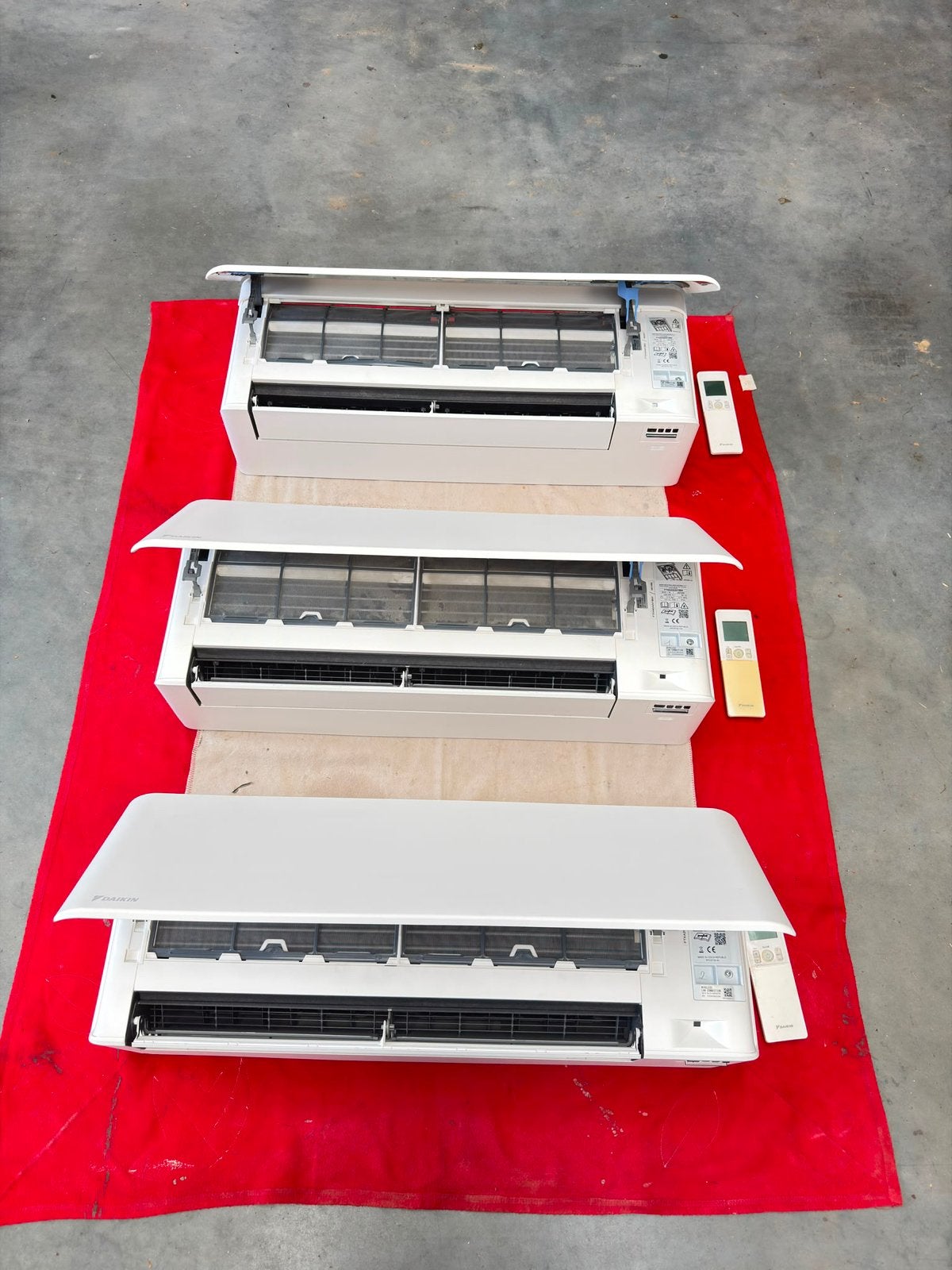 Daikin airco met buitenunit en 3 binnenunits, Elektronische apparatuur, Airco's, Ophalen, Verwarmen, 3 snelheden of meer, Zo goed als nieuw