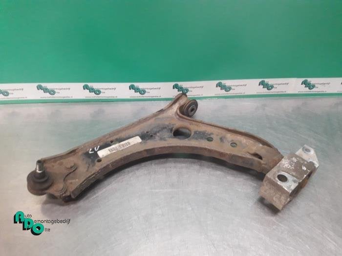 Bras de suspension avant gauche d'un Volkswagen Jetta (Jetta, Volkswagen, -, 3 mois de garantie, Utilisé