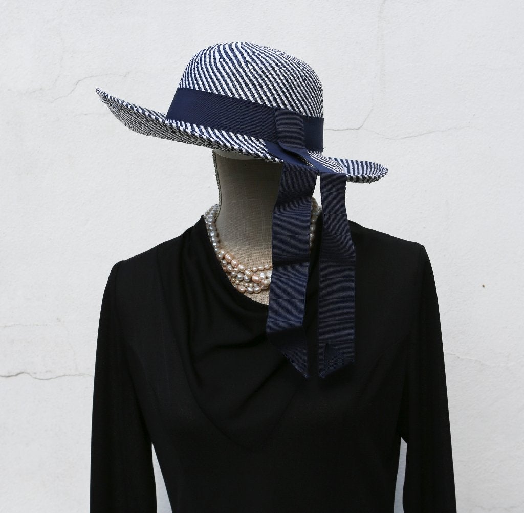 Mooie vintage strohoed - blauw en wit, Ophalen of Verzenden, Zo goed als nieuw, Hoed