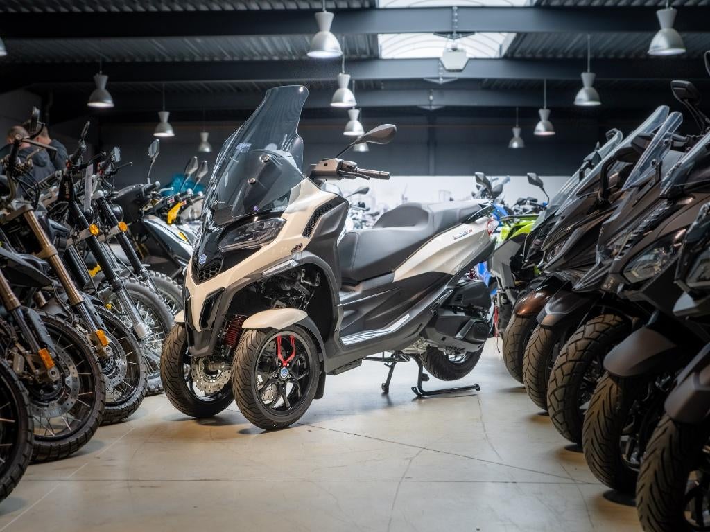 Piaggio MP3 400 HPE SPORT NIEUW [Fijn .0%] [-5%], Motoren, 400 cc, LED Verlichting, Nieuw, Bedrijf