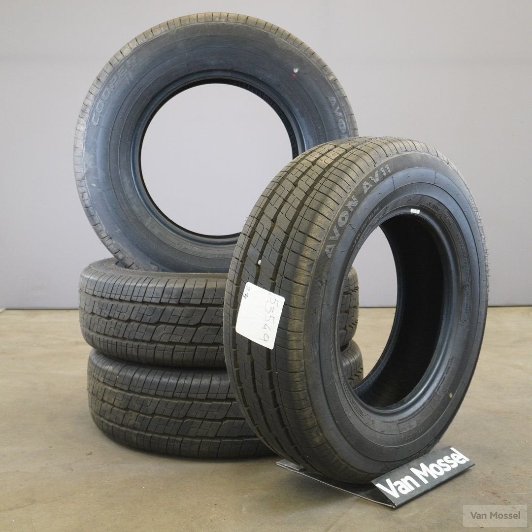 Avon AV 11 Cooper zomerbanden 215/75/R16, Auto-onderdelen, Banden en Velgen, -, Ophalen of Verzenden, Band(en), -
