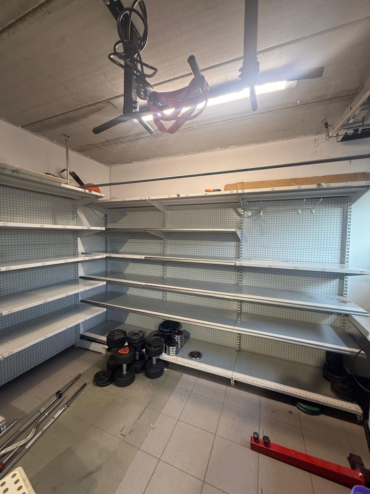 Armoire metalique Doit partir, Enlèvement ou Envoi