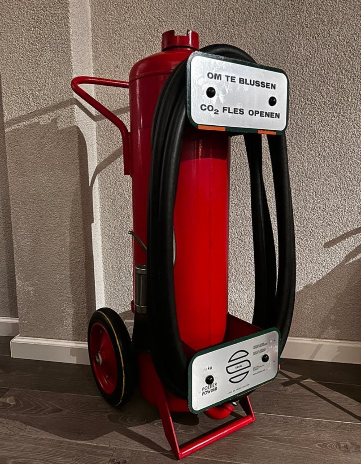 Brandblusser / Poederblusser / gevuld / decoratie / mancave, Ophalen, Zo goed als nieuw, Brandblusser