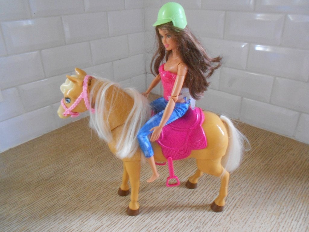 Paard + 2 scooters - Barbie - Mattel - Steffi, Kinderen en Baby's, Ophalen of Verzenden, Barbie