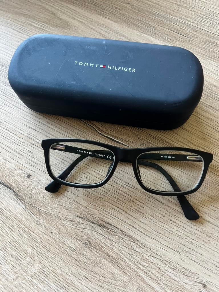 Lunettes de vue Tommy Hilfigher, Enlèvement, Comme neuf, Lunettes