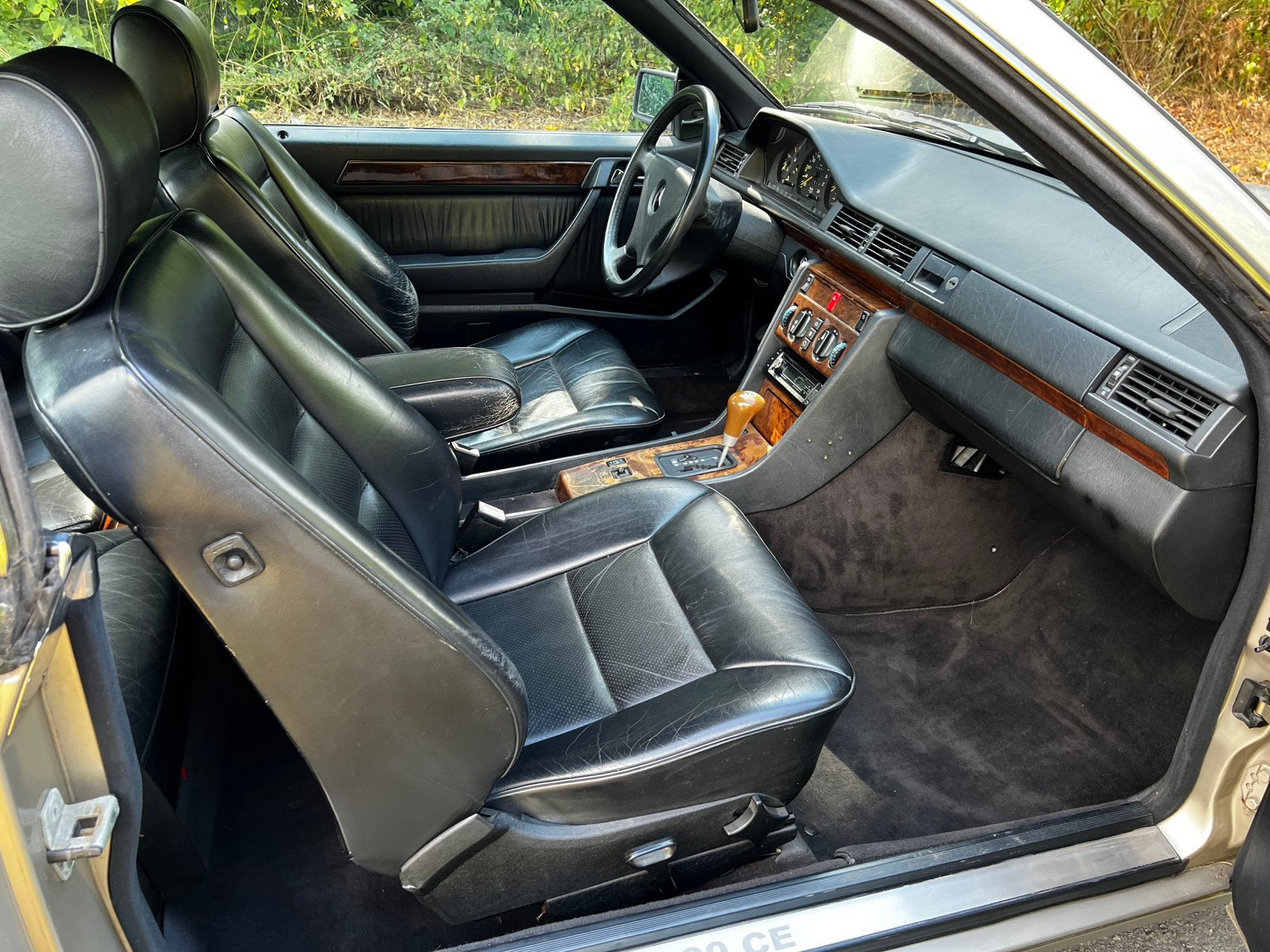 Oldtimer Mercedes W124 300CE coupé 6 cilinder automaat, foto 6